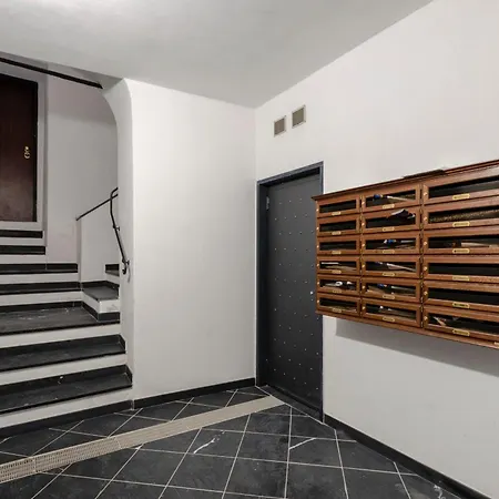 Castelli's Campo 10 Apartment