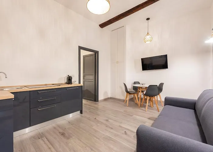 아파트 Castelli's Campo 10 *